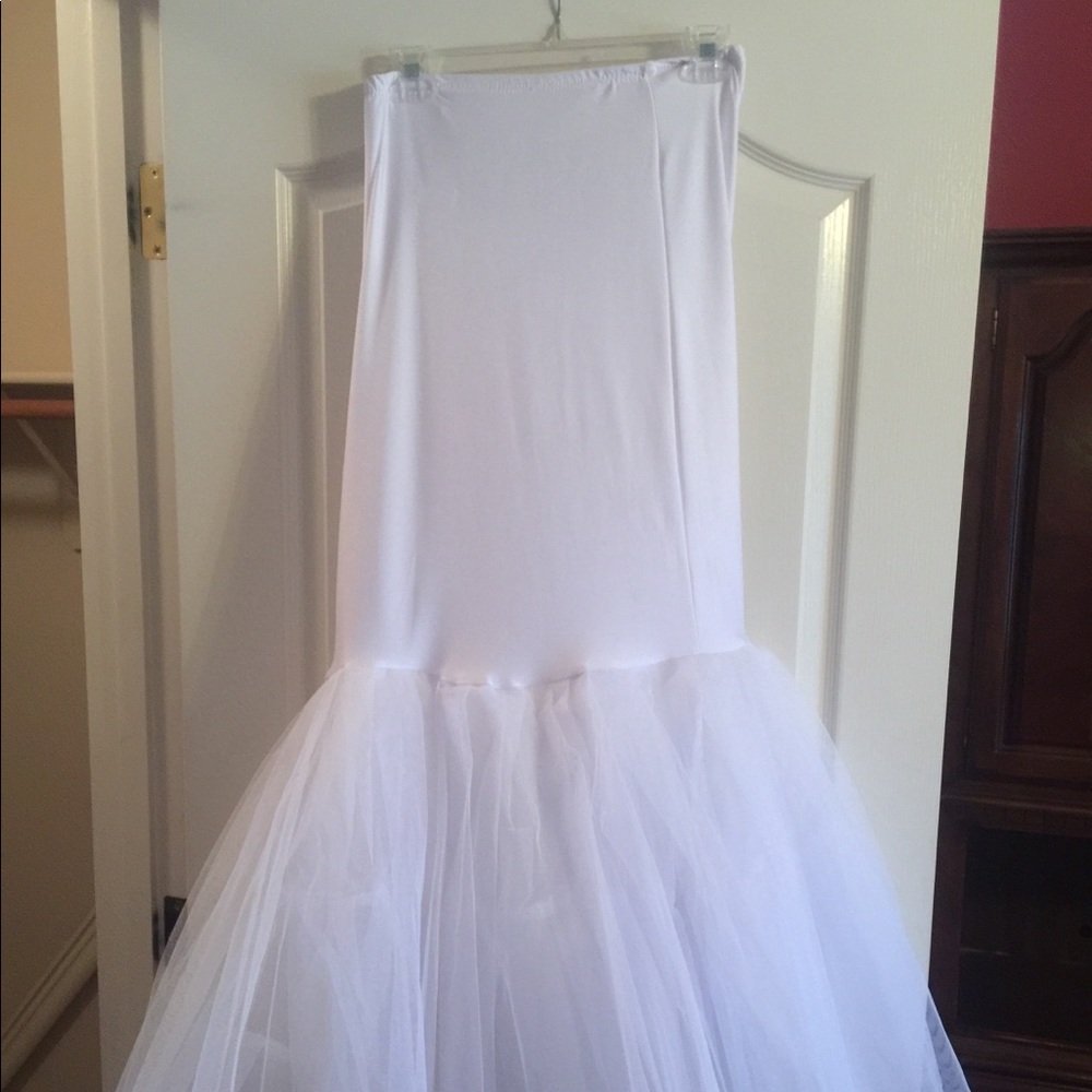 White skirt for mermaid wedding dress